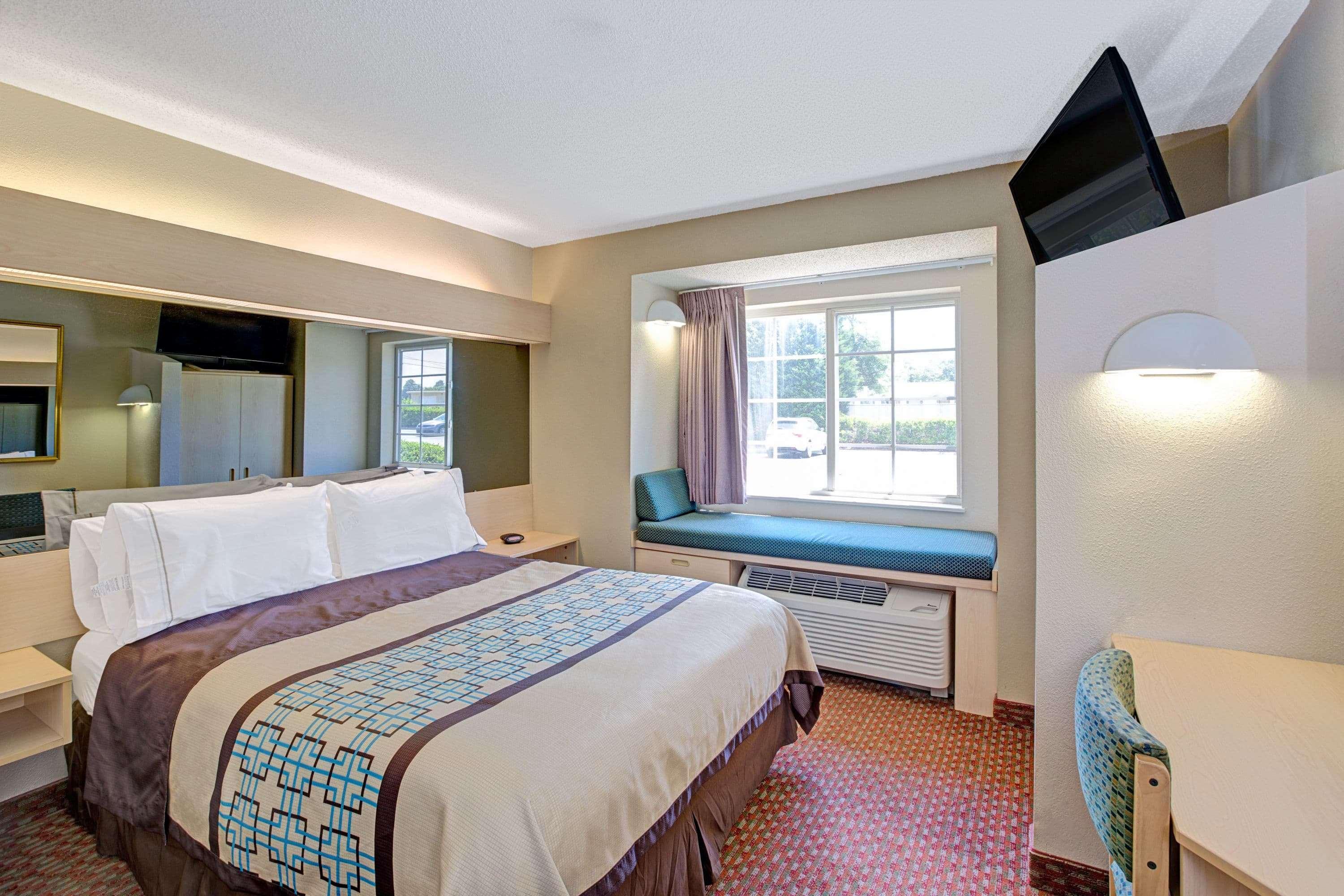 Hotel Microtel & By Wyndham