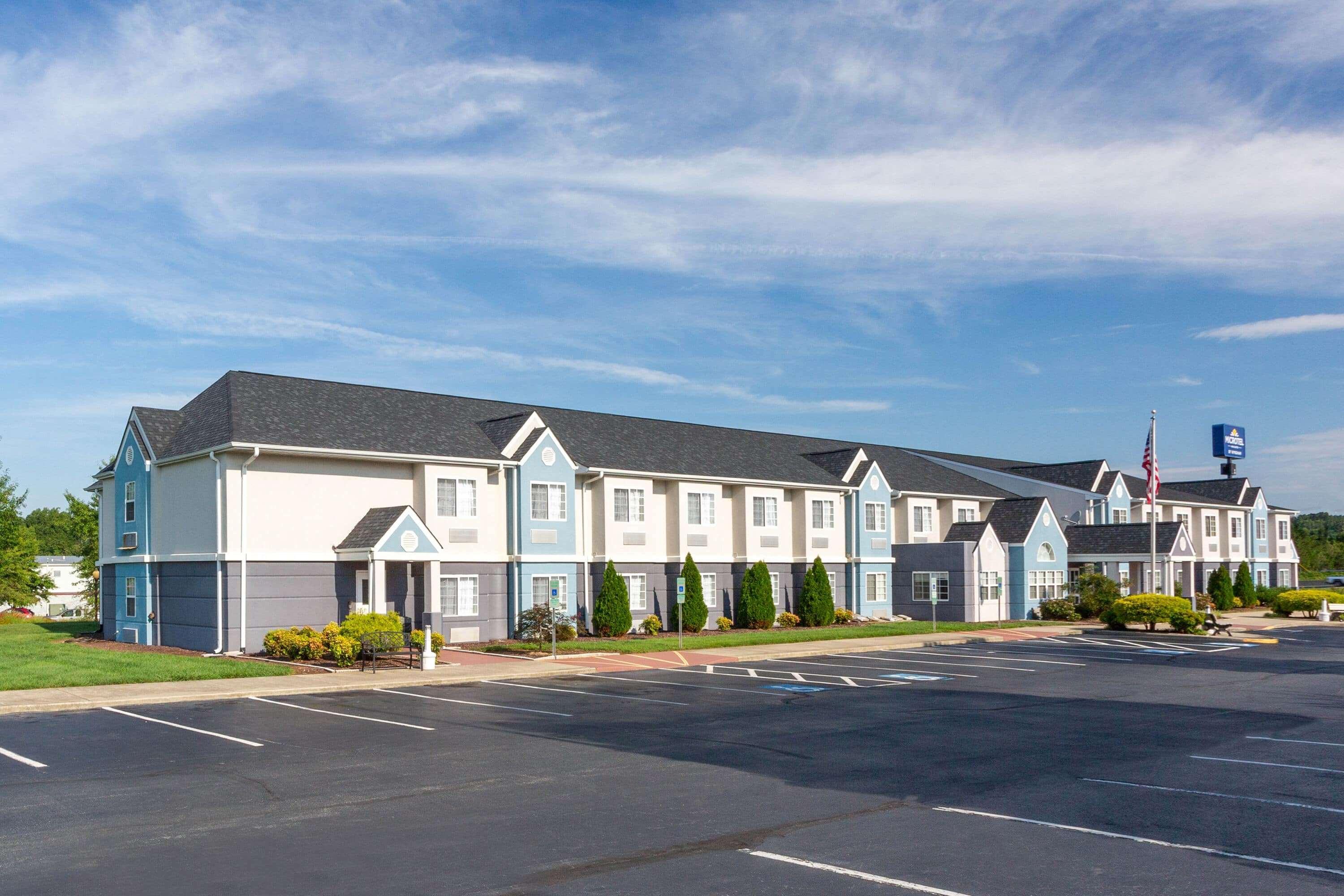 Hotel Microtel & By Wyndham 2*